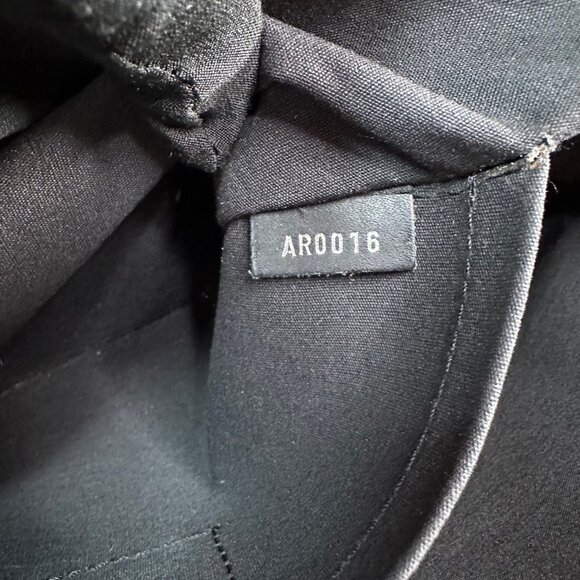 Authentic Louis Vuitton Segur Epi Leather Shoulder Bag - Picture 13 of 16